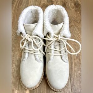 Sonoma Women Winter White Boots, Size 6 M